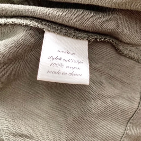 Francesca’s Collections Green Military Lightweight Jacket Size Medium - Picture 16 of 16